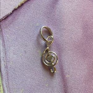 Links of London treble clef heart Charm